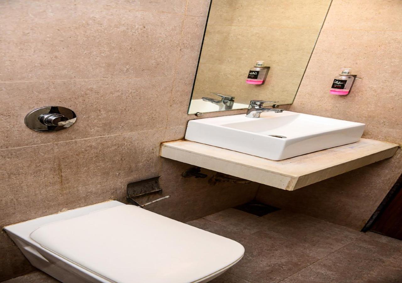 Hotel Bkc Inn - Near Trade Center, Visa Consulate มุมไบ ภายนอก รูปภาพ