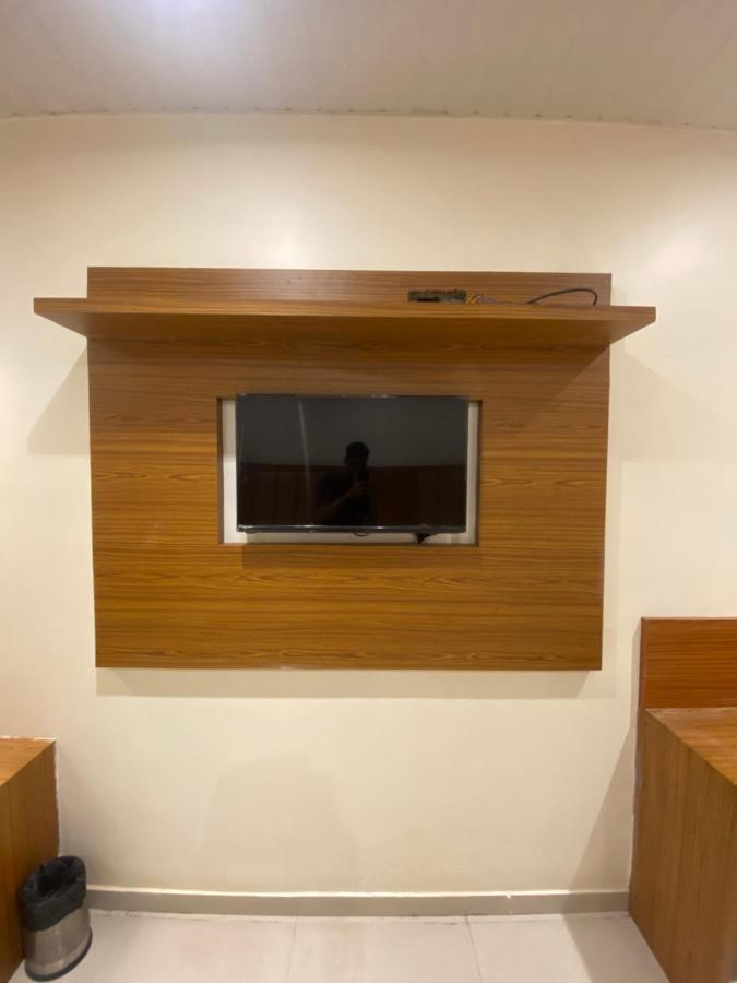 Hotel Bkc Inn - Near Trade Center, Visa Consulate มุมไบ ภายนอก รูปภาพ