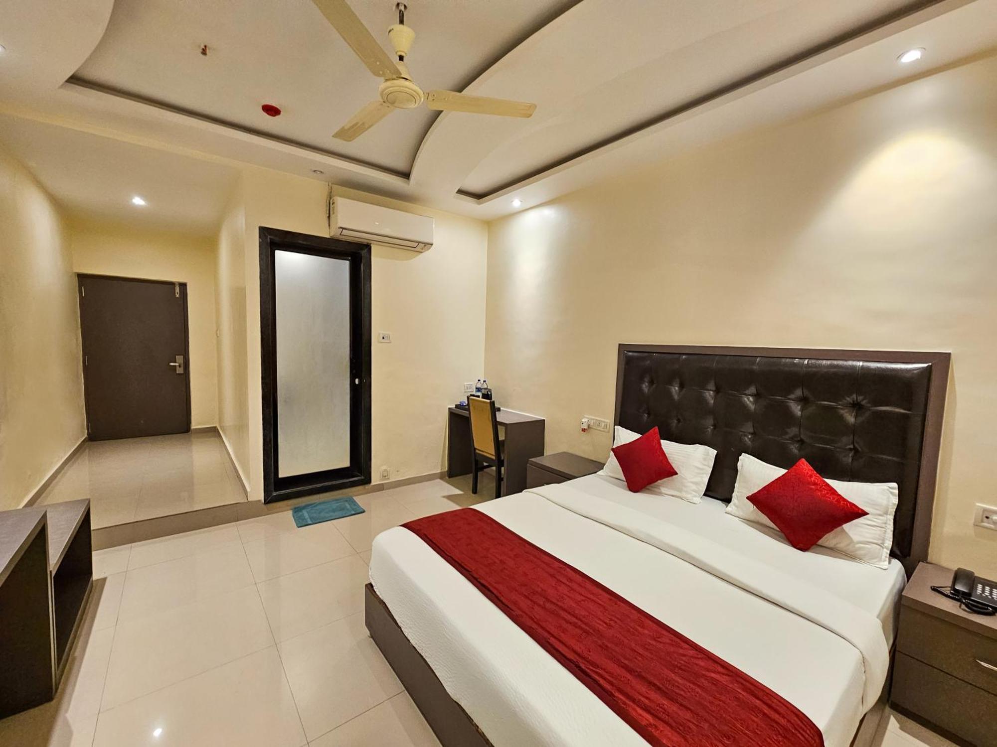 Hotel Bkc Inn - Near Trade Center, Visa Consulate มุมไบ ภายนอก รูปภาพ