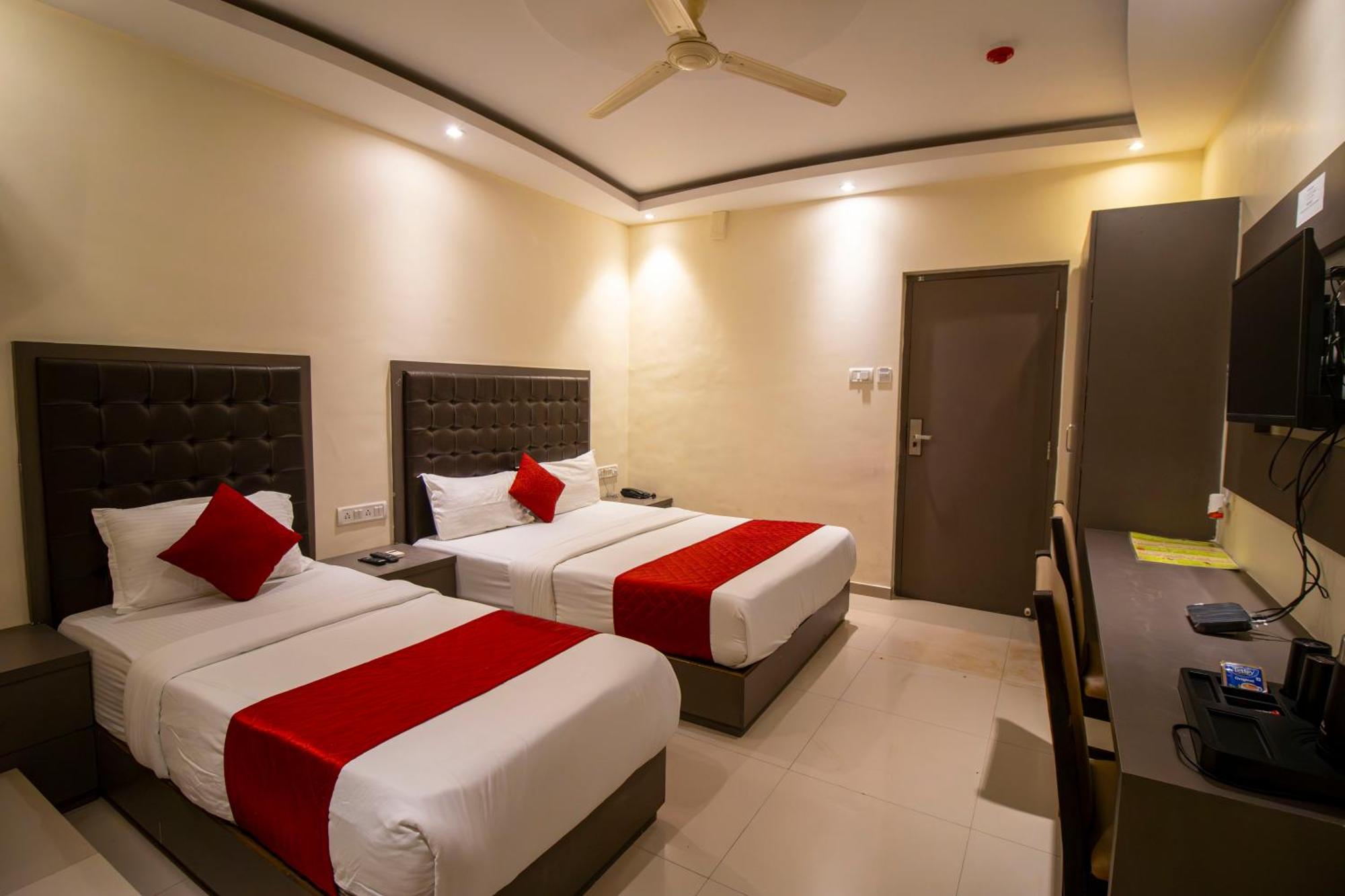 Hotel Bkc Inn - Near Trade Center, Visa Consulate มุมไบ ภายนอก รูปภาพ