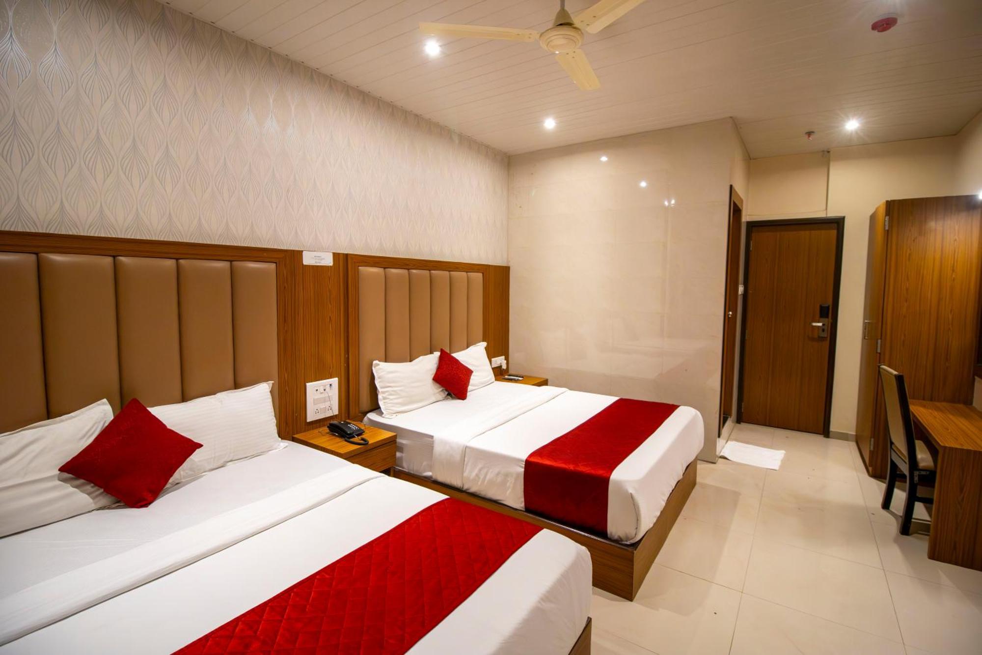 Hotel Bkc Inn - Near Trade Center, Visa Consulate มุมไบ ภายนอก รูปภาพ