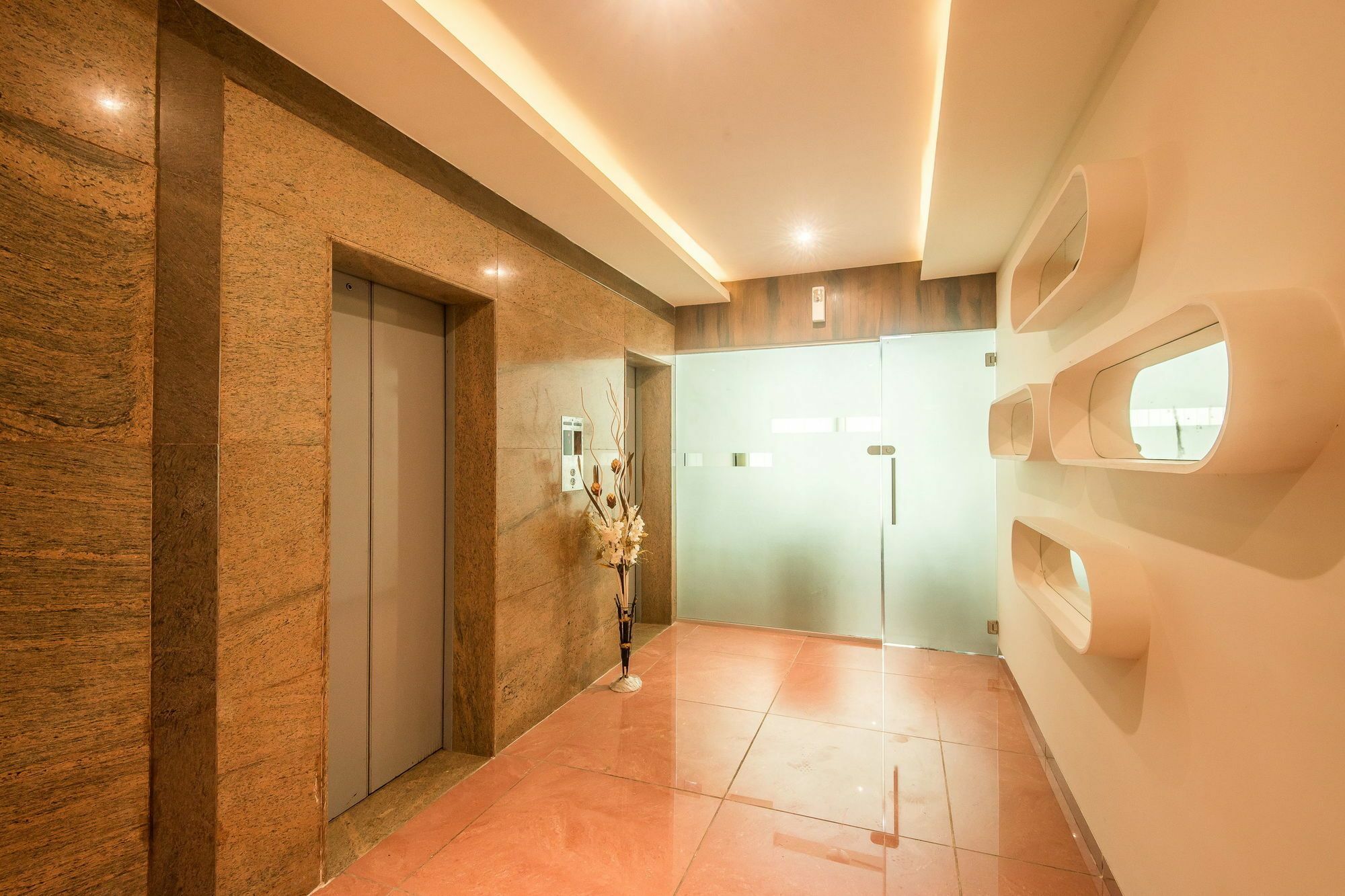 Hotel Bkc Inn - Near Trade Center, Visa Consulate มุมไบ ภายนอก รูปภาพ